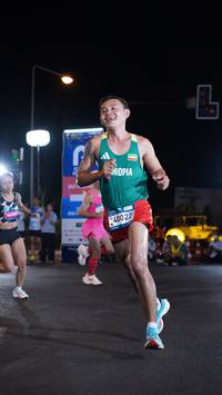 BIB: 400
                            <button type="button" onclick="openModal(23016309)" class="btn btn-primary btn-sm float-right btn-popup" data-toggle="modal" data-target=".modal-high-quality">
                        <i class="fas fa-shopping-cart"></i> Add to Cart
                    </button>
                                            <button type="button" onclick="isThisMe(23016309, true)" class="btn btn-success btn-sm float-right btn-popup btn-isme hidden" data-toggle="tooltip" data-placement="bottom" title="นี่คือรูปของคุณใช่ไหม คลิกที่นี่เพื่อเอาเข้าอัลบั้ม">
                        <i class="fas fa-plus"></i> Add to album
                    </button>
                    <button type="button" onclick="isThisMe(23016309, false)" class="btn btn-warning btn-sm float-right btn-popup btn-isnotme hidden">
                        <i class="fas fa-ban"></i> Remove from album
                    </button>